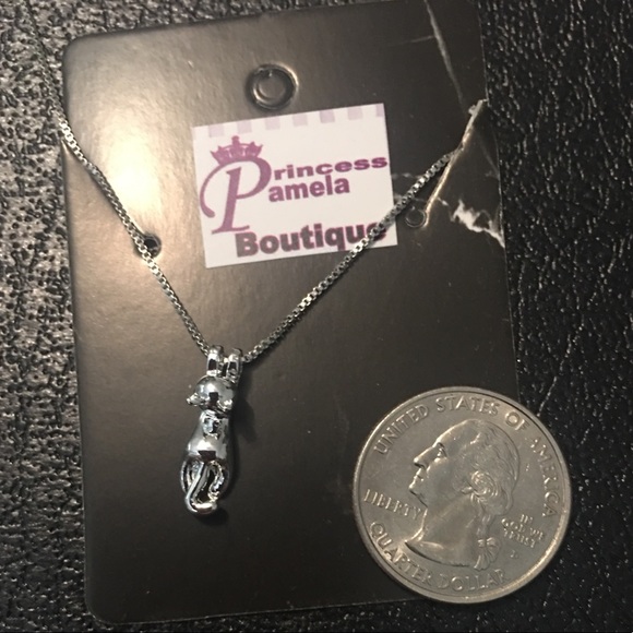 TT-Silver Tone "Hang In There" Cat Pendant Necklace - Picture 6 of 7